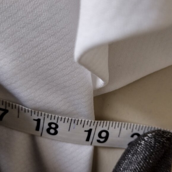 Under Armour Heatgear Loose Fit Golf Polo Men’s Size M - New With Tags - Picture 4 of 7